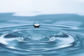 Wasser ist ein elementarer Stoff
